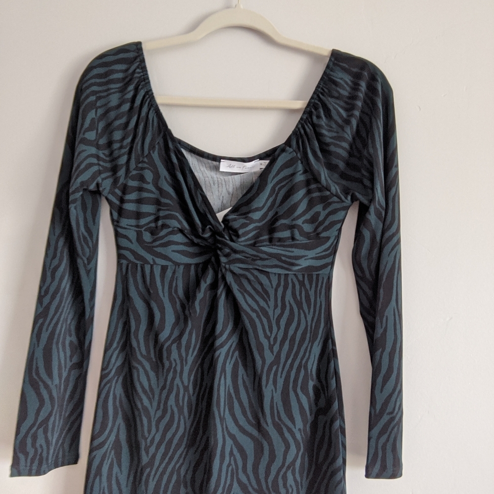 🆕🌿ZEBRA PRINT BODYCON DRESS🌿 - Picture 7 of 10